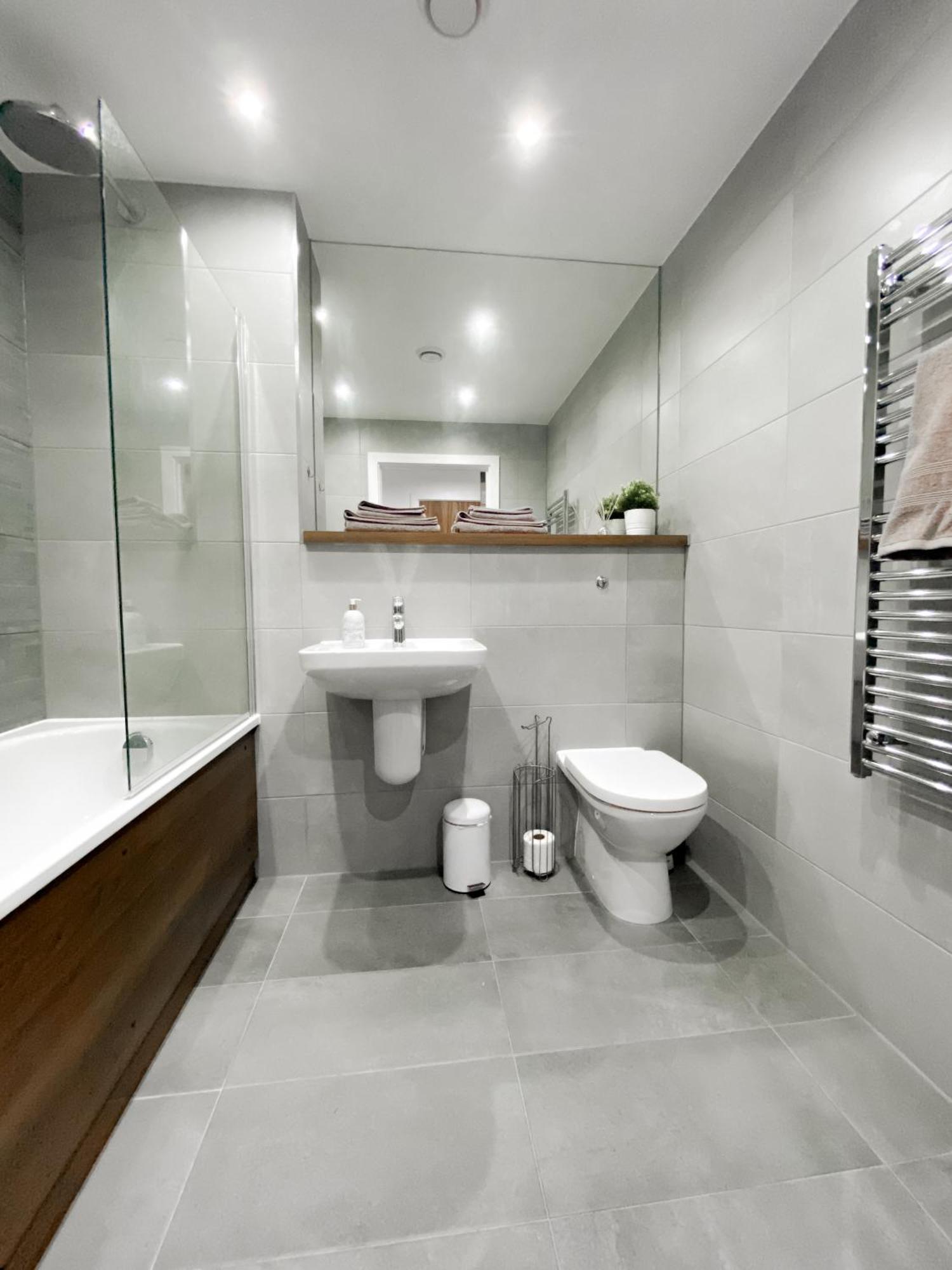 The Panda - Modern 2 Bedroom Apt In Manchester City Centre Dış mekan fotoğraf