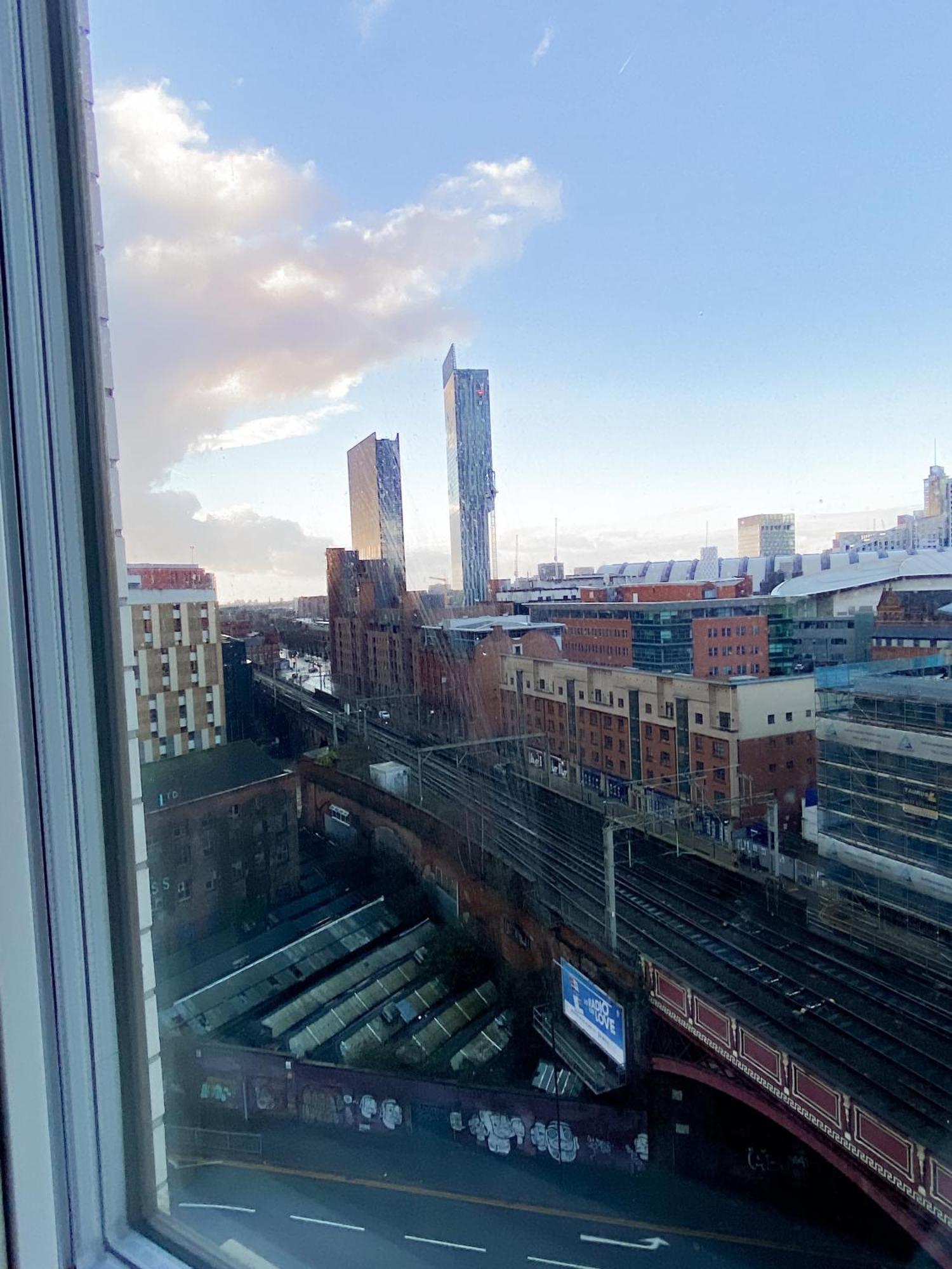 The Panda - Modern 2 Bedroom Apt In Manchester City Centre Dış mekan fotoğraf